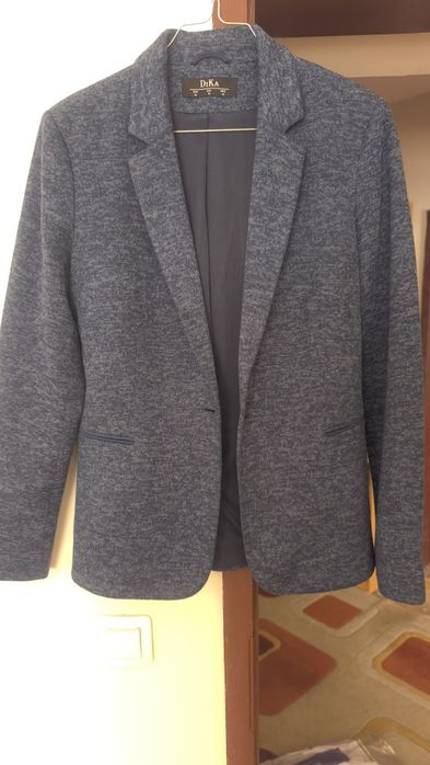 Стилни дамски сака!