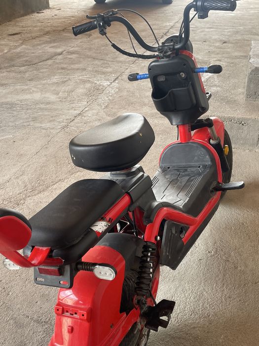 Мопед продаю в нормальном состояний