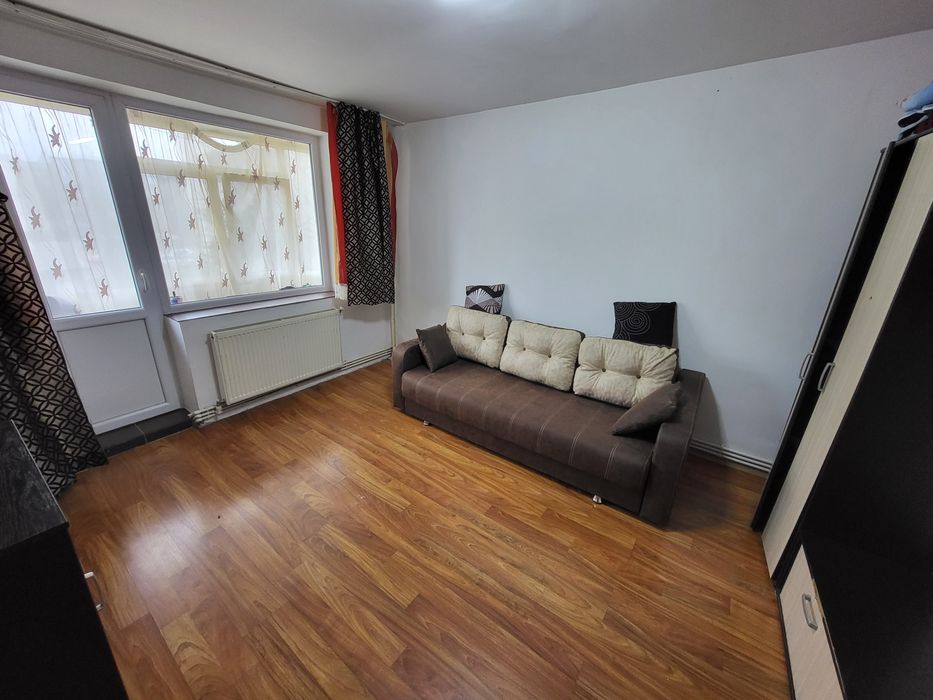 Închiriez garsonieră Mărăței, la D-uri, mobilată si utilată,  et.1