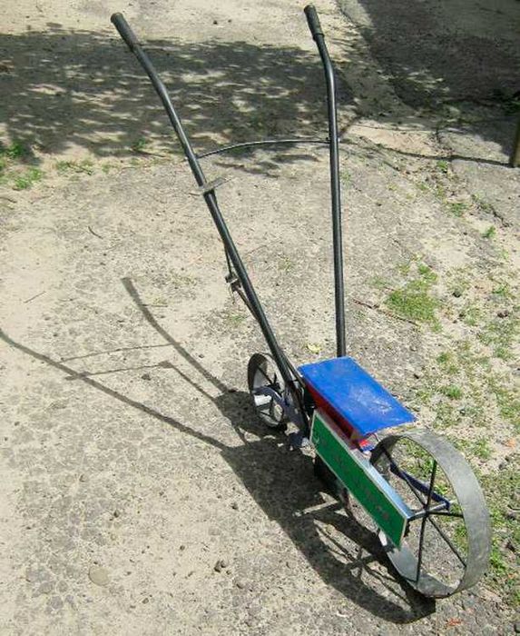 Semanatoare manuala pentru legume seminte mici solar