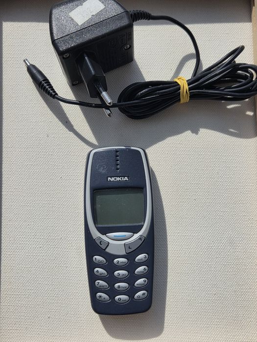 Nokia 3330cu butoane