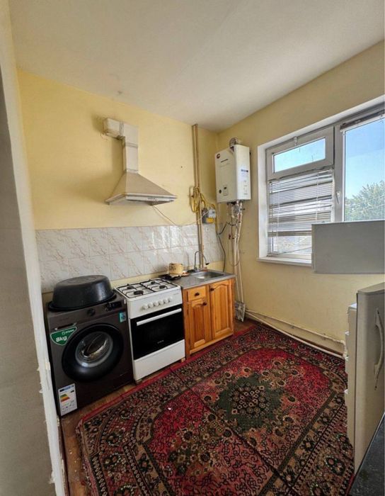 Aziz bozorga yaqin 8 martda 2 honali kv ijaraga beriladi