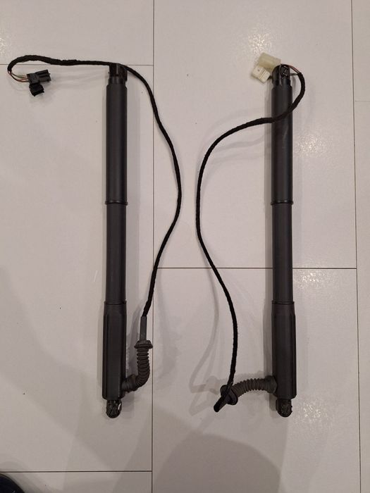 Ел. Амортисьри багажник BMW  X5 E70 2012г