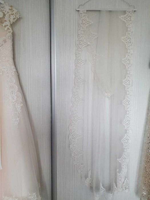 Rochie Mireasa Ivory marimea S-M + 2 Cercuri + Voal