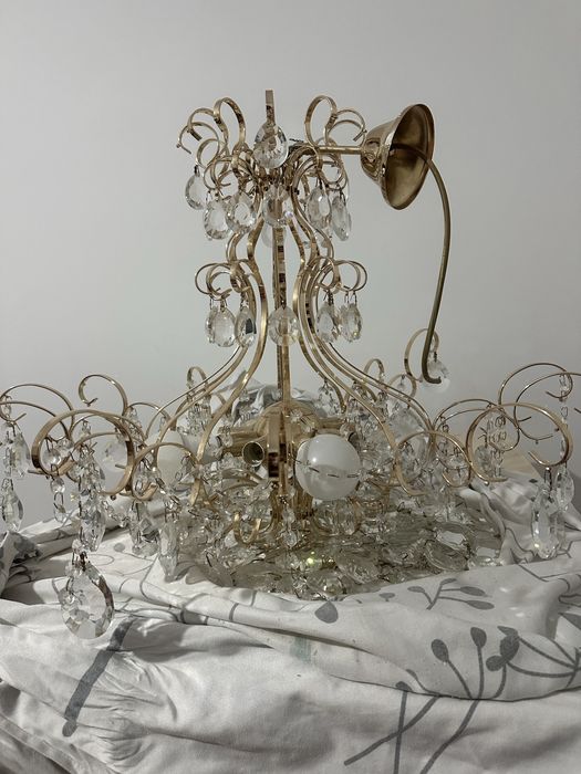 Люстра большую хрустальную