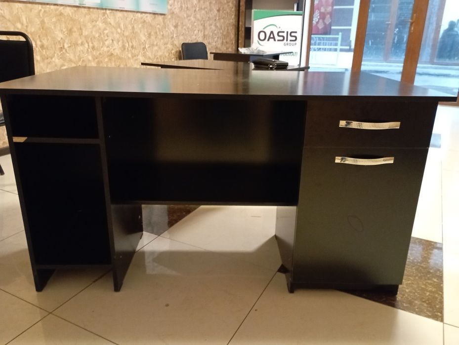 Zudlik bilan Ofis jihozlari sotiladi.