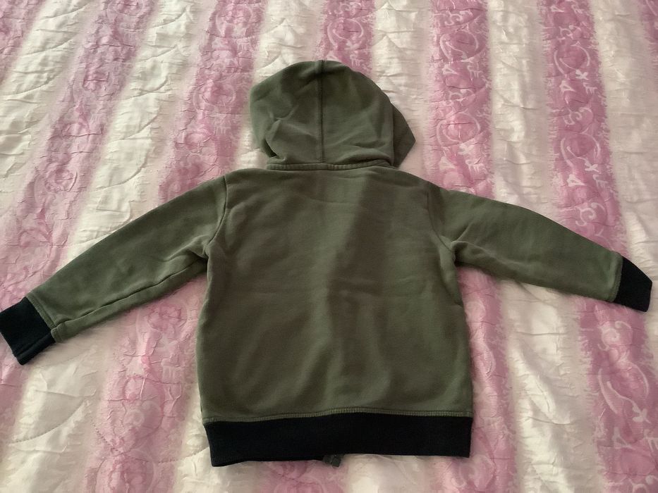 Детски суетшърт Бенетон за 2 годишни. Марка Benetton