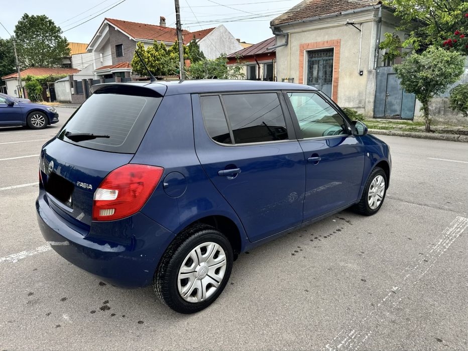 SKODA Fabia 2015 — imagine 3