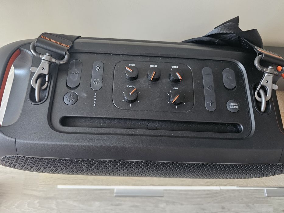 JBL partybox  on the go