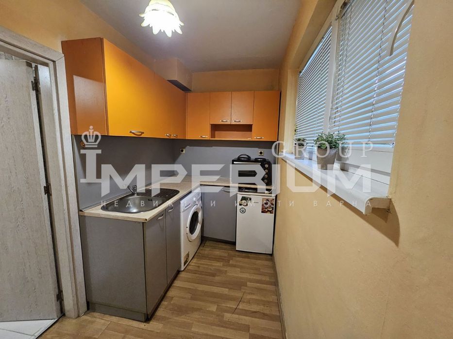 Дава се под наем Двустаен апартамент в Варна, Червен площад - 40 кв.м за 382.5 € - Снимка #1