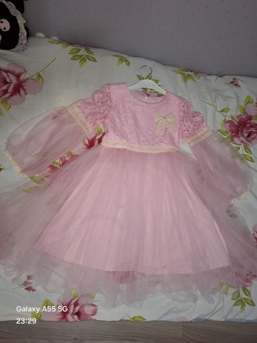 Продам классные платья на девочку