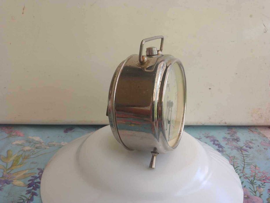 Ceas de masa sau semineu desteptator - mecanic Jnsa