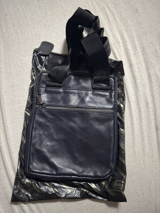 Leather чантичка