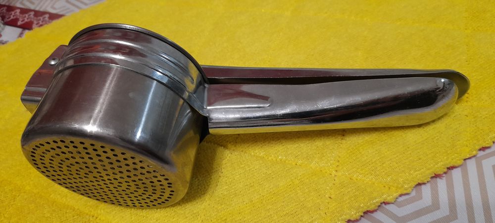 Продам металлический пресс для кухни