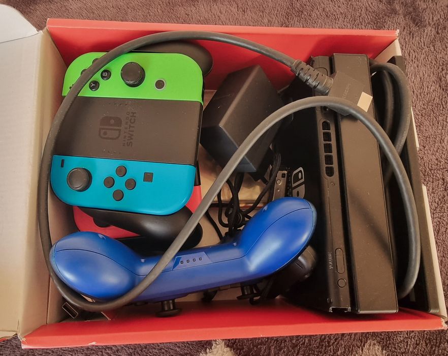 Consola Nintendo Switch V2 (HAC-001-01) + jocuri