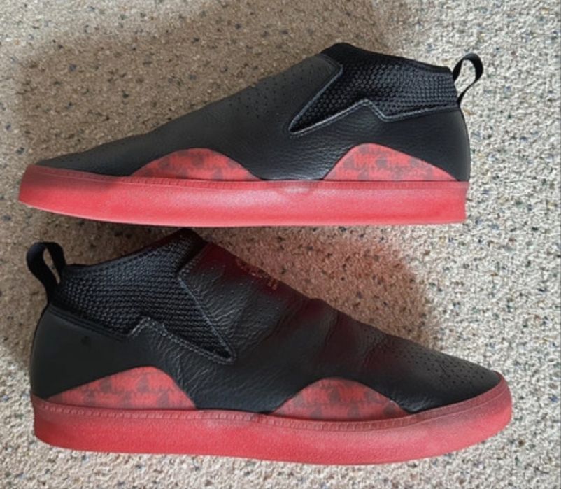 adidas Skateboarding 3ST.002 B96261 – Pantofi de skate rari, Negru/Scarlet, mărimea US 11, cu cutia originală