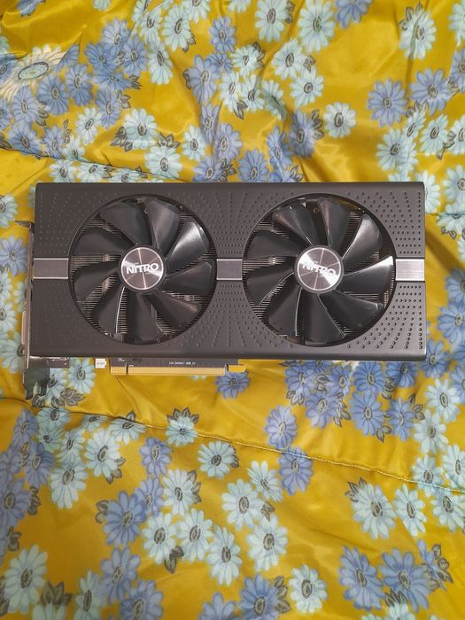 (Като нова) Продавам видеокарта sapphire amd Radeon rx 570 nitro+ 4gb
