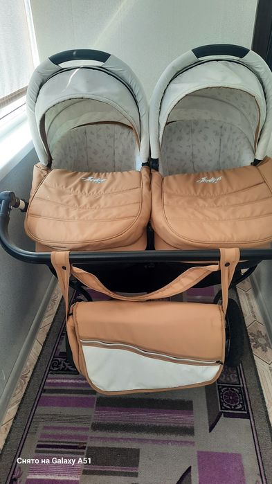 Продам коляску для двойни.