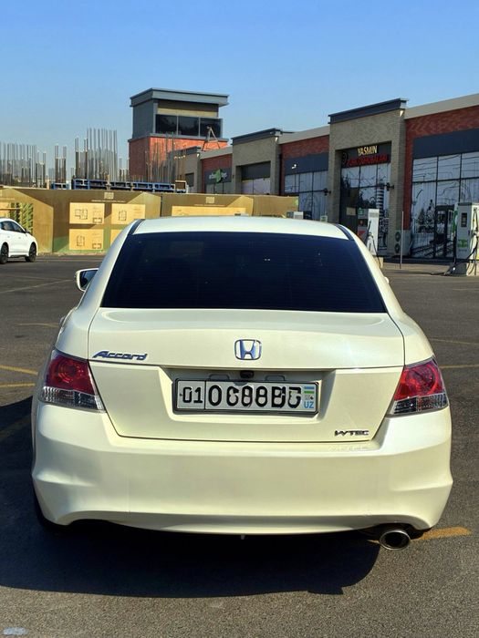 Honda Accord сотилади