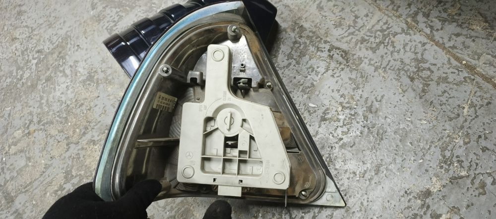 Фонари задние на мерседес 202