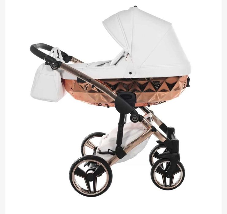 Бебешка количка Junama Diamond 3в1