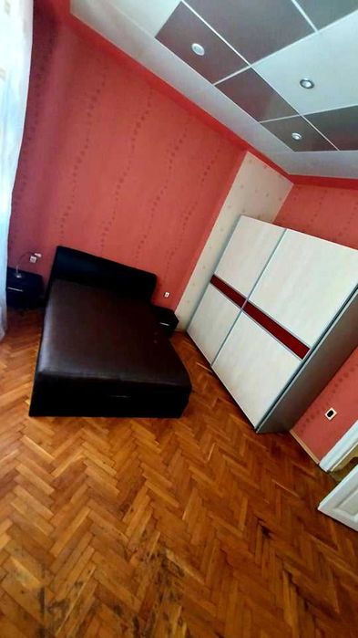 Дава се под наем Тристаен апартамент в Бургас, Център - 84 кв.м за 153 € - Снимка #8