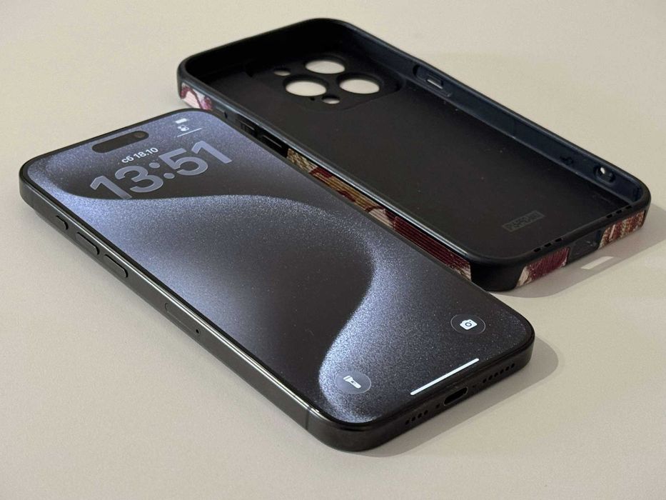 Бартер! Перфектен iPhone 15 Pro Max 512GB Black Titanium (Черен)