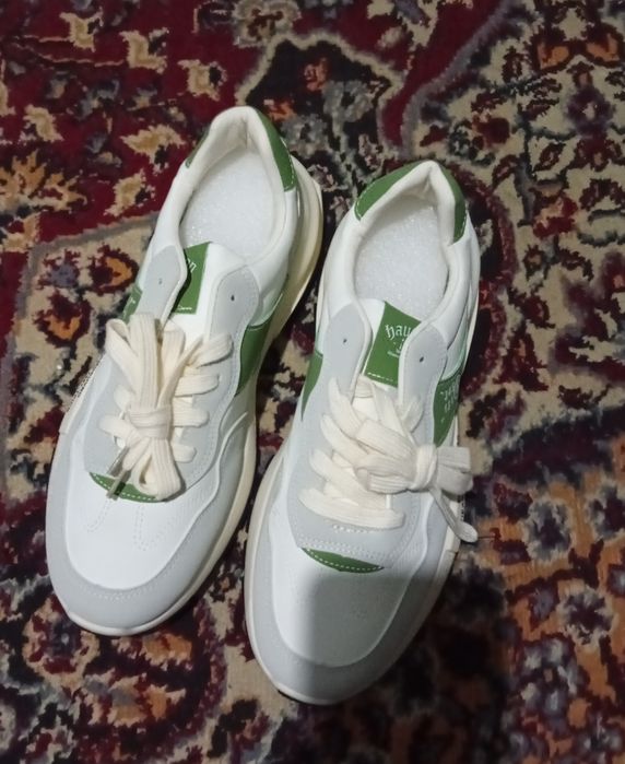 Krasofka sotiladi narxini keliwamza yeng 2ta 44razmer