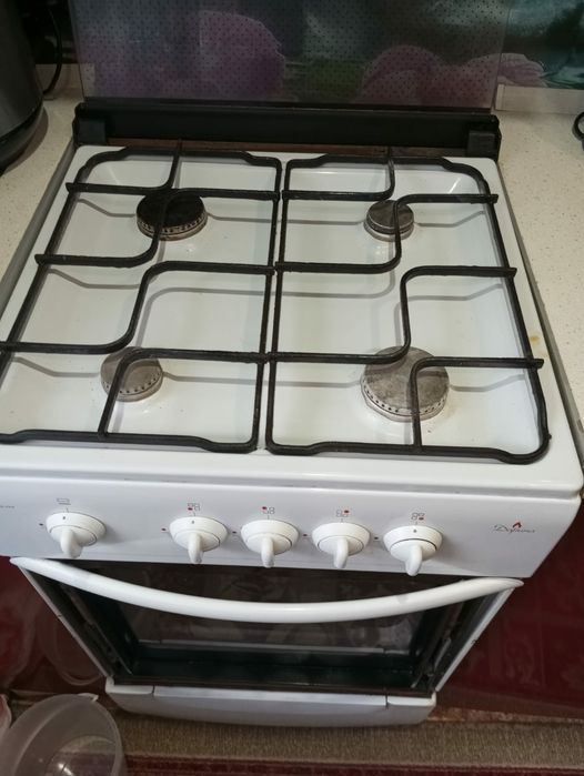 Продам газ плиту