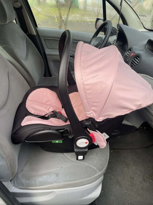 столче за кола за новородено