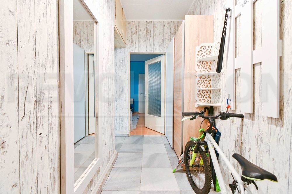 Продава се Четиристаен апартамент в София, Надежда 1 - 90 кв.м за 2289 €/кв.м - Снимка #11