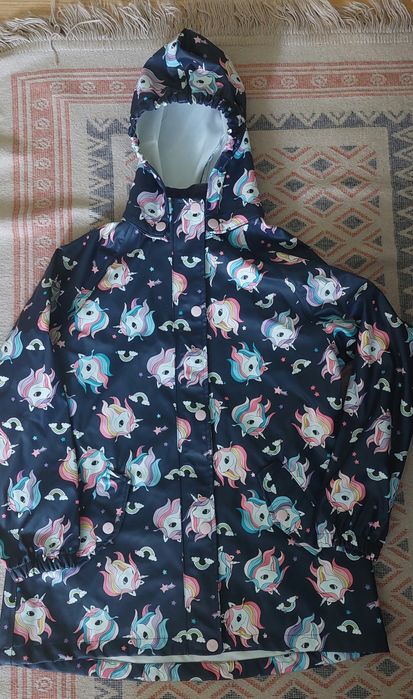 Дъждобран в перфектно състояние НМ размер 140см