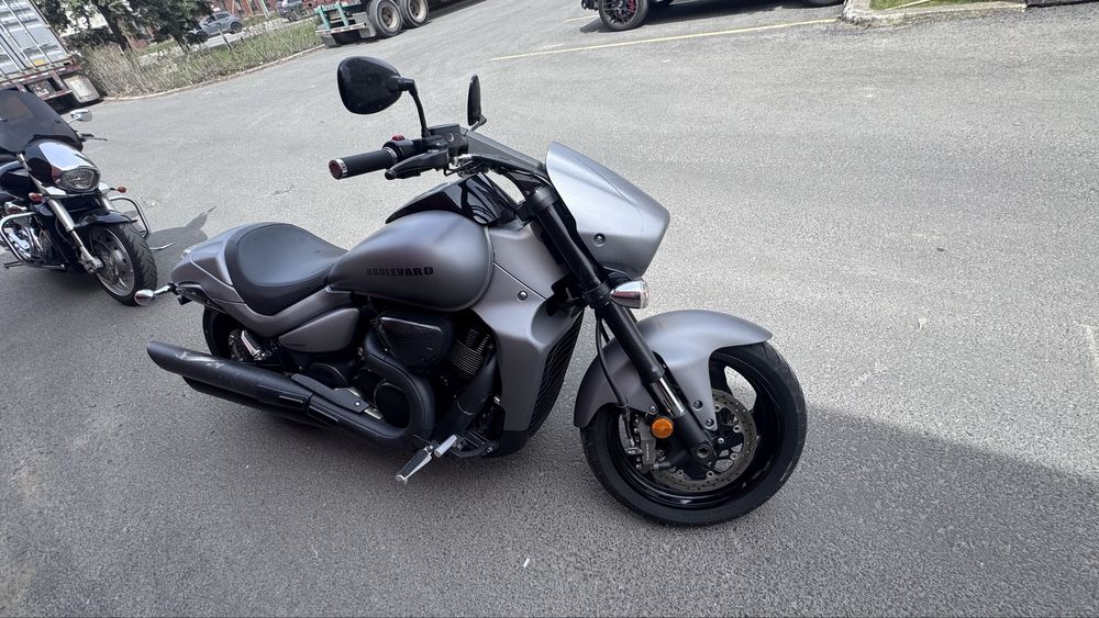 Suzuki intruder M109r