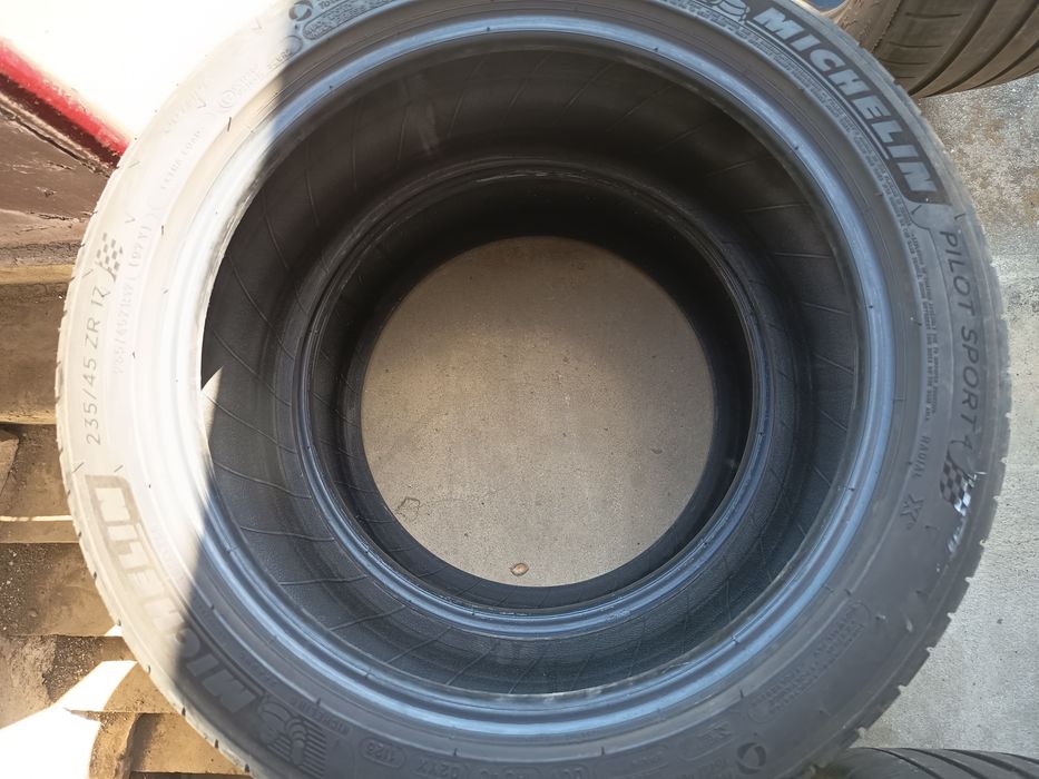 VÂNDUT.                    235 45 17 Michelin pilot sport 4, vară ,