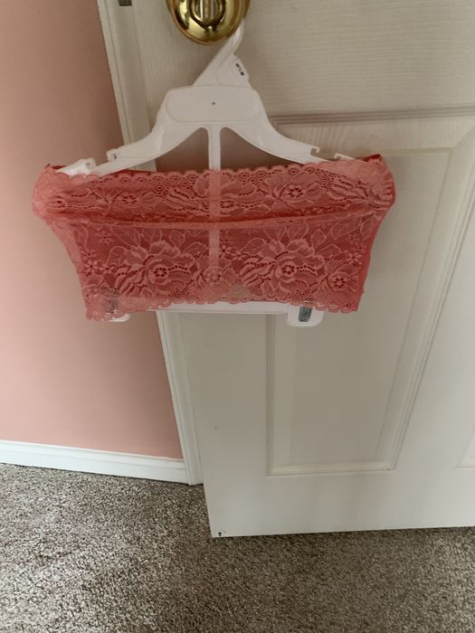 Бюстие от дантела