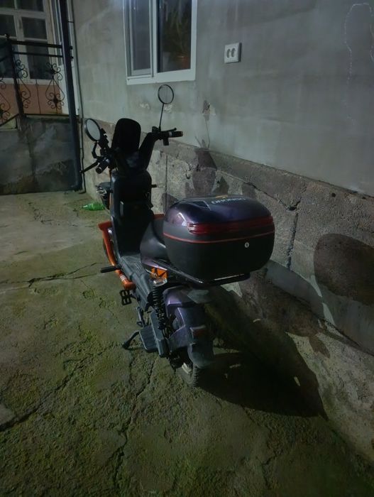 Skuter sotiladi 6 ta akumlyator manzil Angren tezligi 50ga chiqad 70km