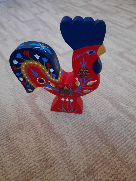 Cocoș din lemn pictat manual