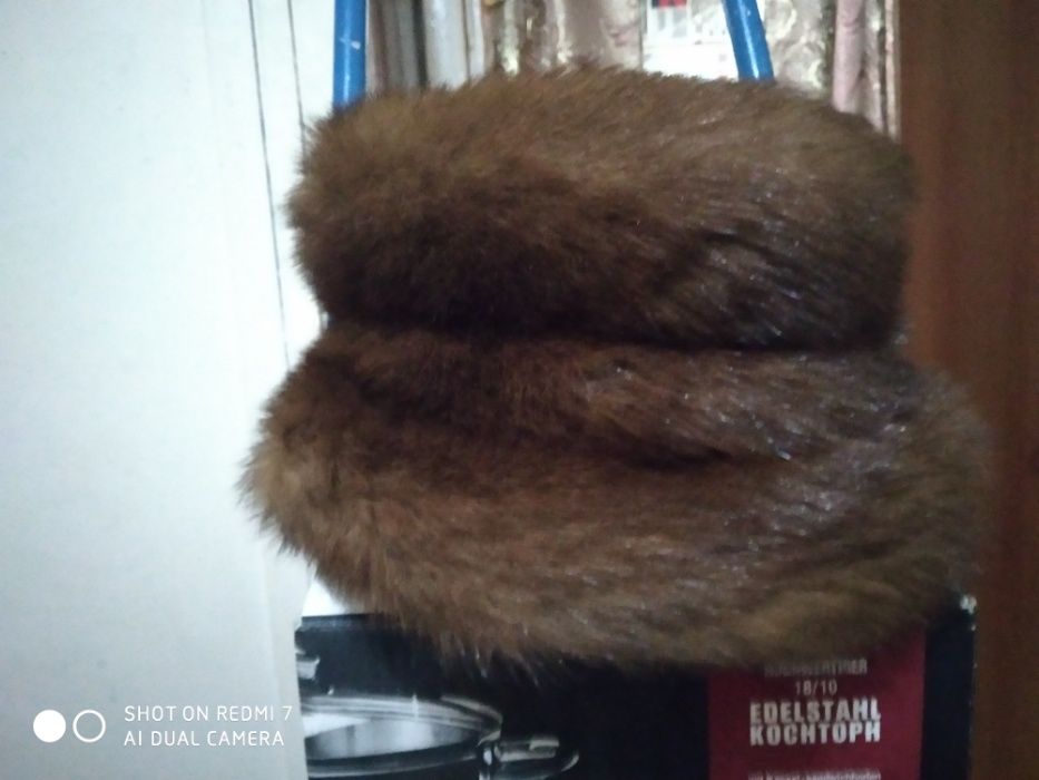 Женская меховая шапка