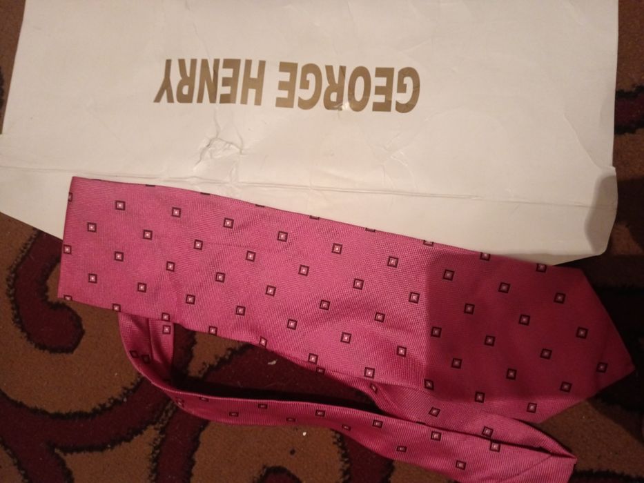 Галстуки фирменный