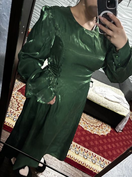 Новое платье с этикеткой