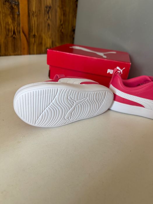 Детски розови маратонки Puma