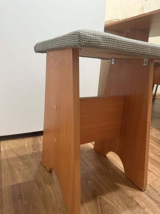 Продам стулья для кухни