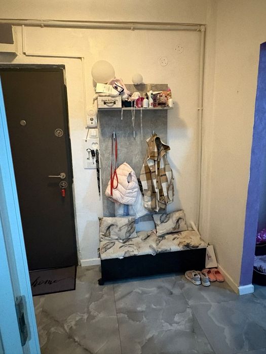 Vand apartament cu 3 camere