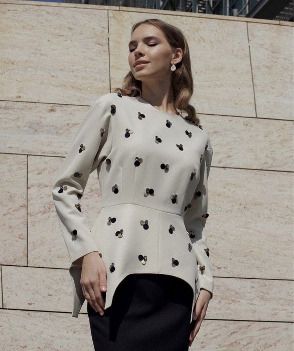 Лонгслив с пайетками от Malli