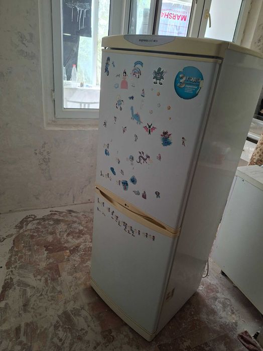 Б/У Холодильник LG продам