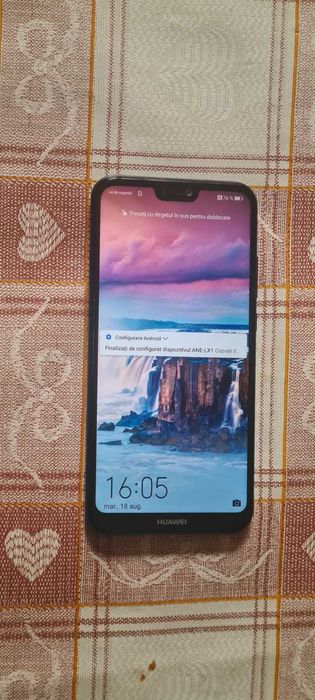 Huawei P20 Lite functional in orice retea,4 Gb RAM 64 Gb stocare