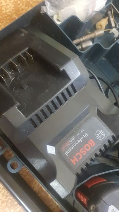 Продаю шуруповерт bosch
