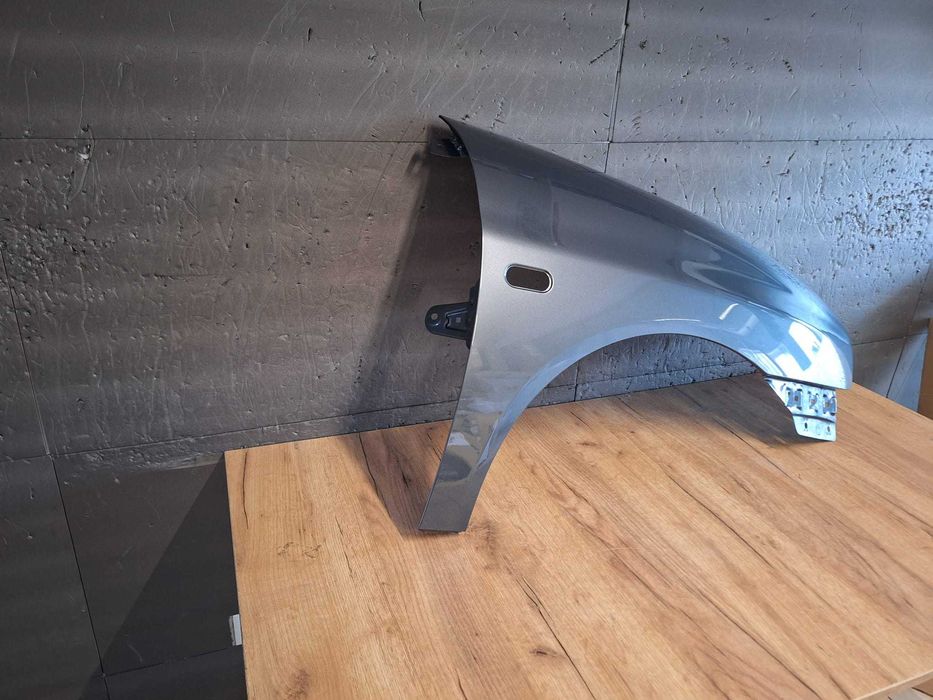 Aripa Fata Dreapta Seat Ibiza An 2002-2008 (S7Z (Gri Inchis))