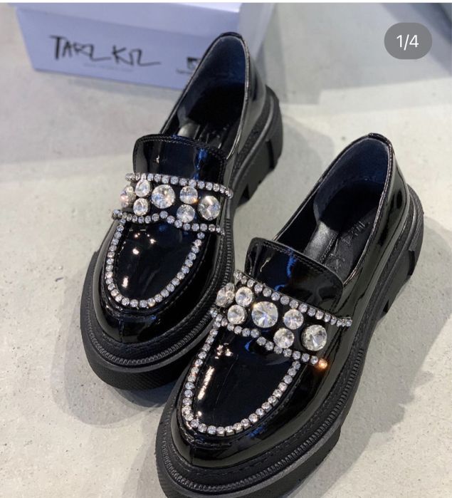 Продам лоферы новые