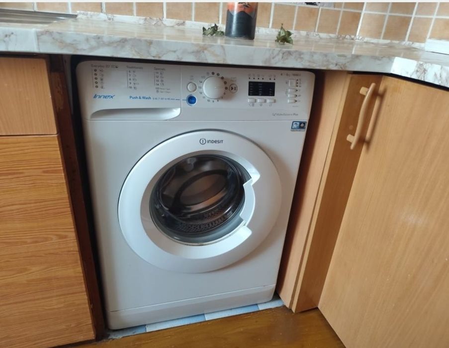 Închiriez apartament doua camere zona primăveri Brd